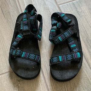 Dockmates sandals